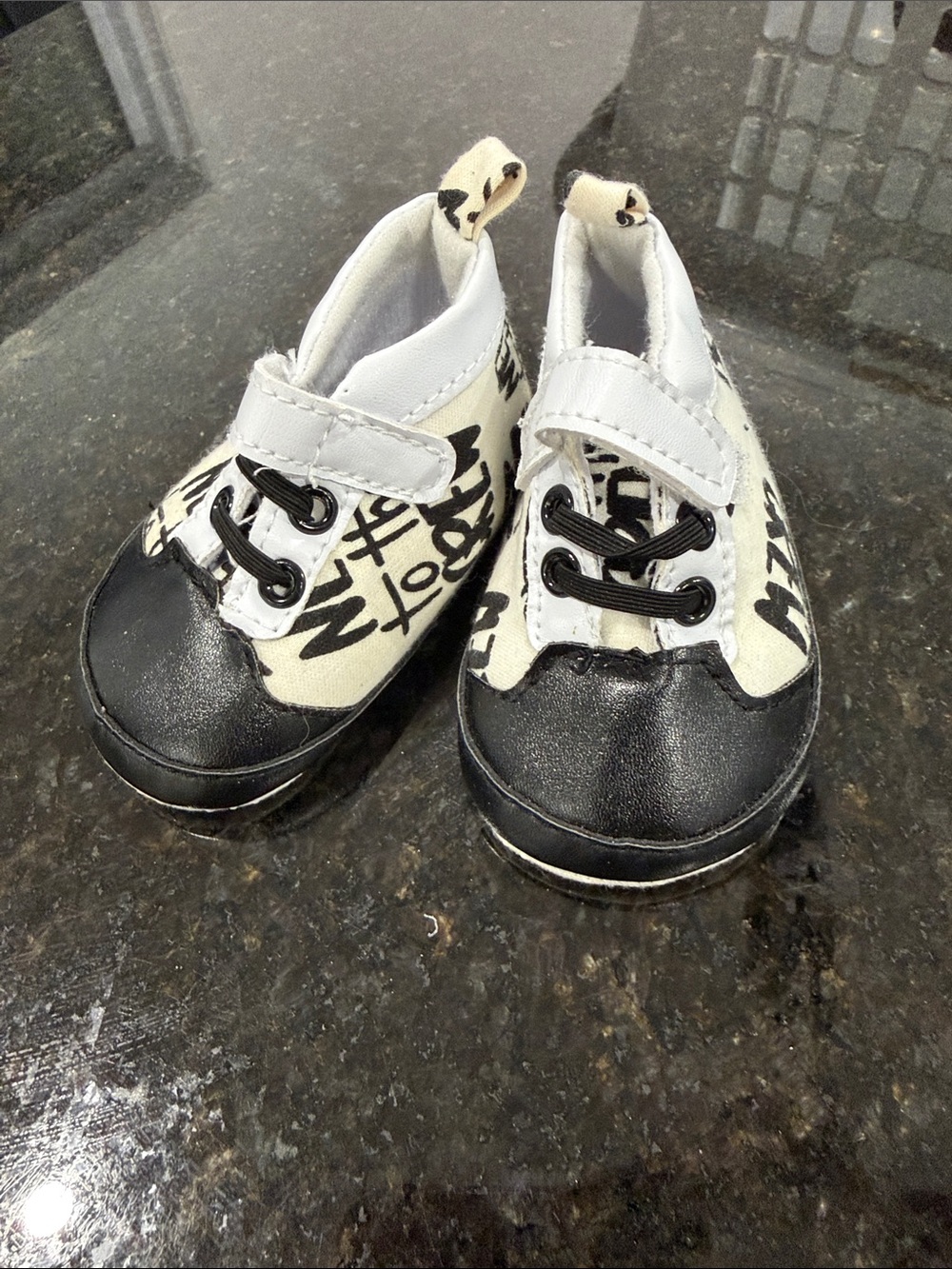 Baby shoes new condition